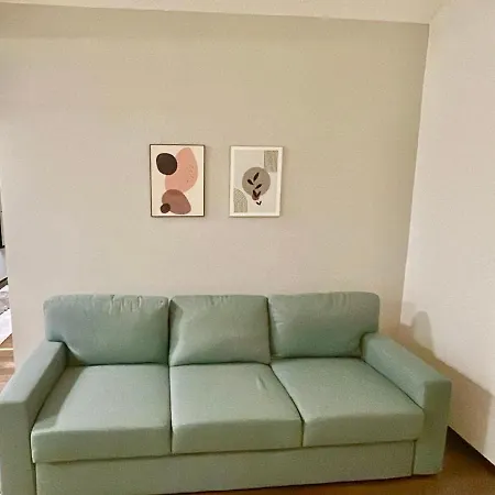 Spacious With Balcony & Free Parking *